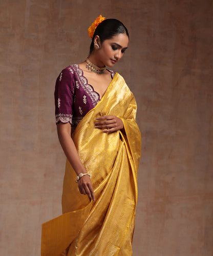 Mustard_And_Gold_Handloom_Pure_Katan_Silk_Kimkhab_Banarasi_Saree_With_Zari_Work_WeaverStory_01