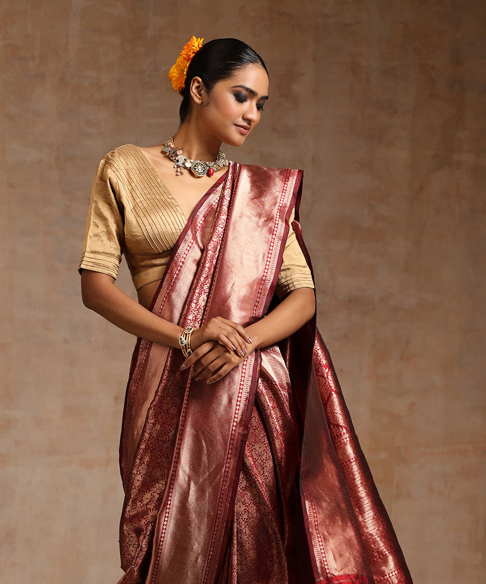 Maroon_Handloom_Pure_Katan_Silk_Kimkhab_Banarasi_Saree_With_Antique_Gold_Zari_WeaverStory_01