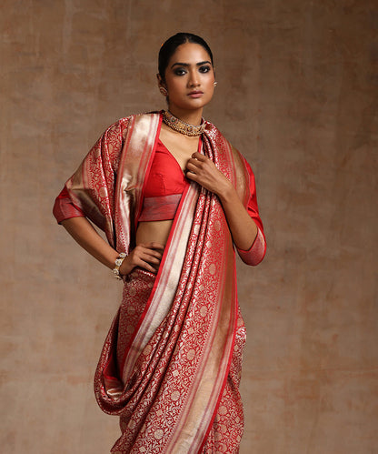 Red_Handloom_Pure_Katan_Silk_Kimkhab_Banarasi_Saree_With_Gold_Zari_Border_WeaverStory_01