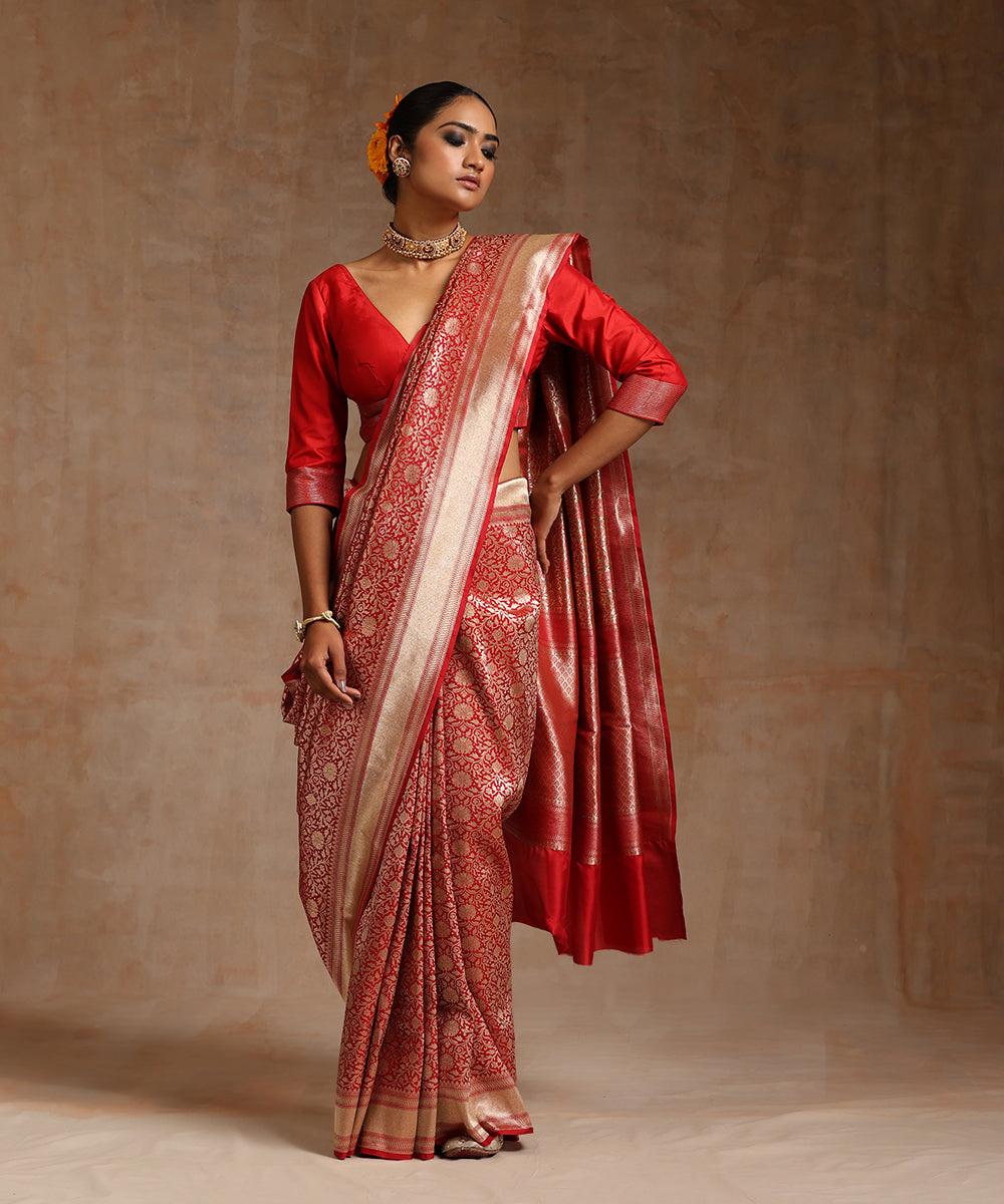 Red_Handloom_Pure_Katan_Silk_Kimkhab_Banarasi_Saree_With_Gold_Zari_Border_WeaverStory_02