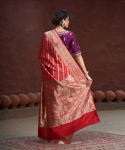 Red_Handloom_Pure_Katan_Silk_Banarasi_Saree_With_Diagonal_Bel_WeaverStory_03