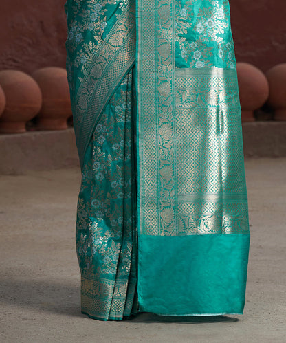 Turquoise_Handloom_Blue_Pure_Katan_Silk_Banarasi_Saree_With_Jaal_WeaverStory_04
