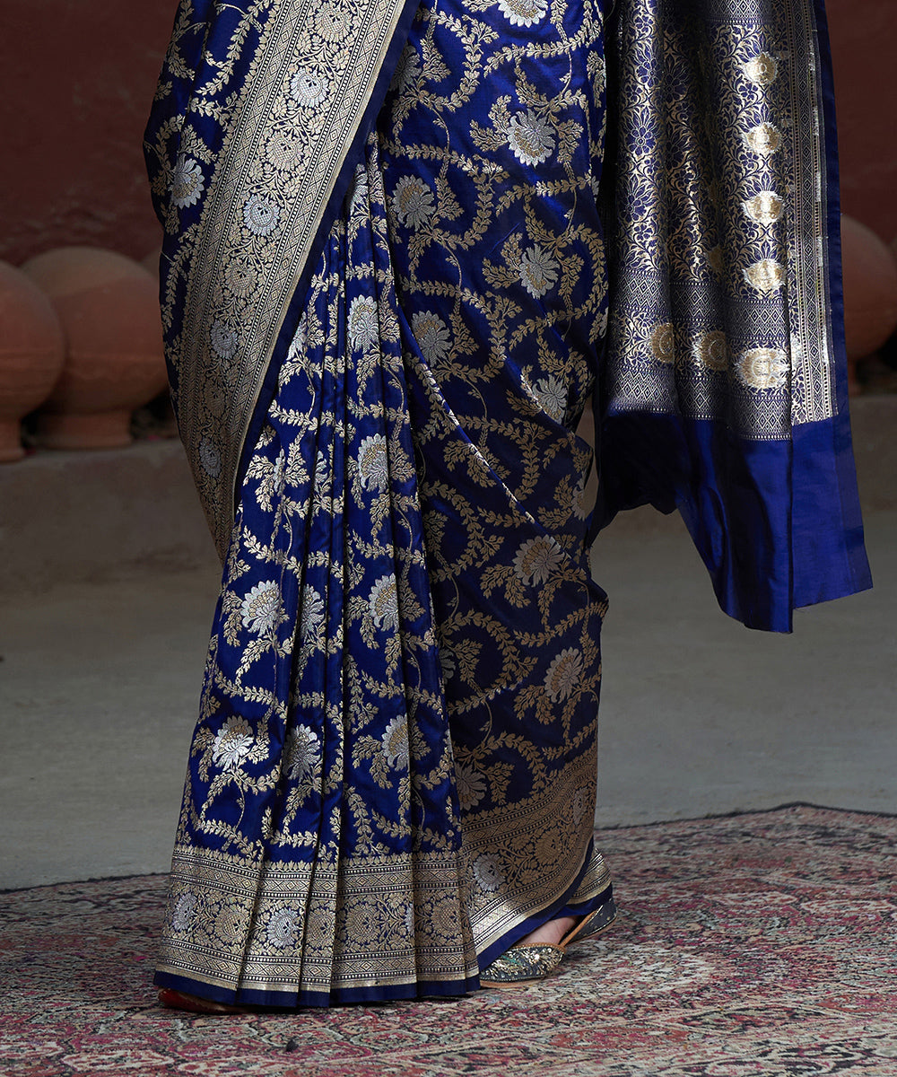 Handloom_Blue_Pure_Katan_Silk_Banarasi_Saree_With_Gold_And_Silver_Zari_Jaal+_WeaverStory_04