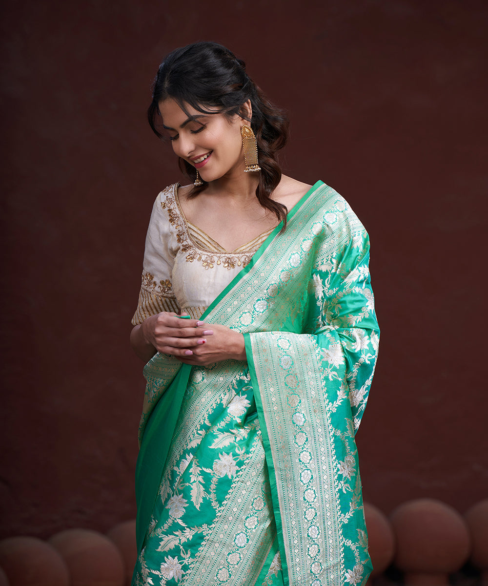 Fresh_Green_Handloom_Pure_Katan_Silk_Banarasi_Saree_With_Floral_Jaal_WeaverStory_01