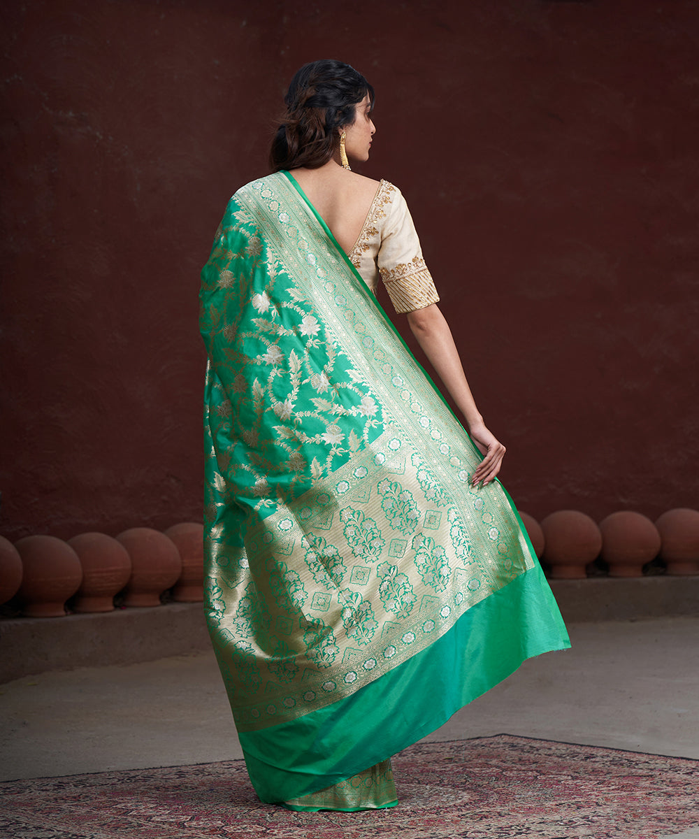 Fresh_Green_Handloom_Pure_Katan_Silk_Banarasi_Saree_With_Floral_Jaal_WeaverStory_03