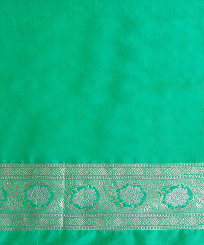 Fresh_Green_Handloom_Pure_Katan_Silk_Banarasi_Saree_With_Floral_Jaal_WeaverStory_05