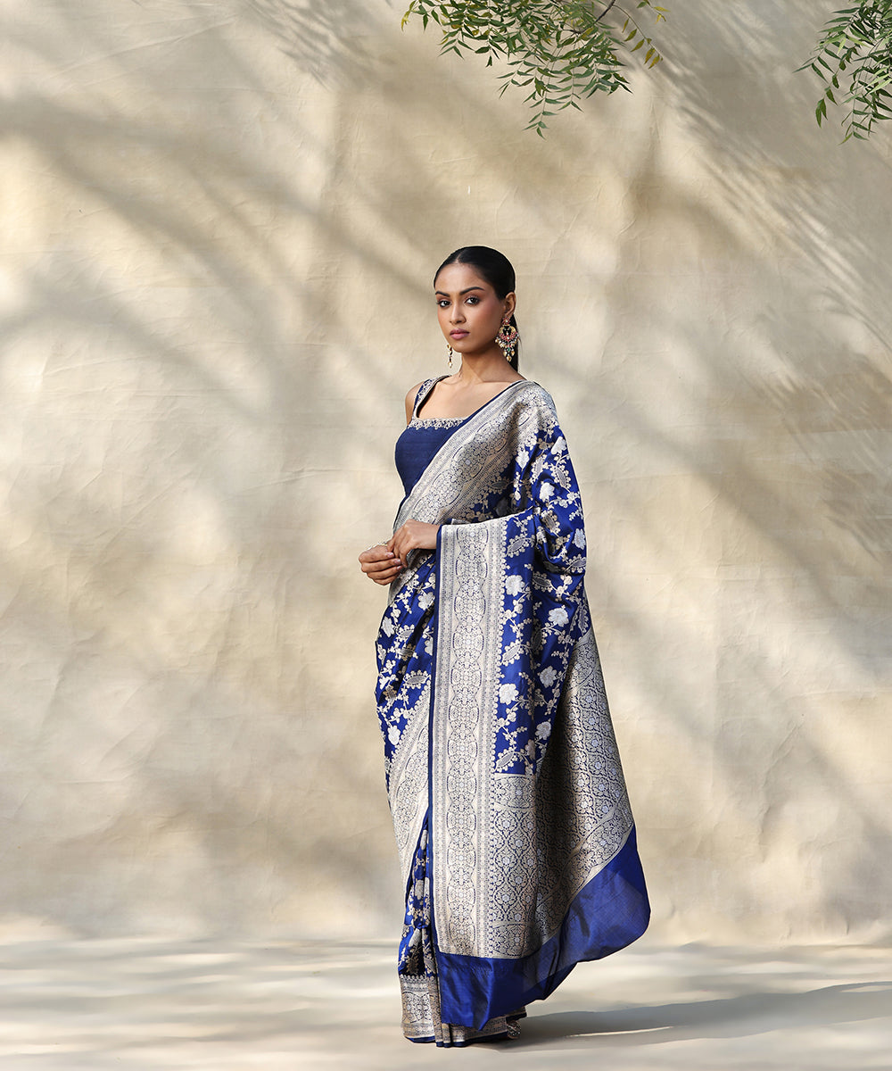 Dark_Blue_Handloom_Pure_Katan_Silk_Banarasi_Saree_With_Hibiscus_Flower_Jaal_WeaverStory_02