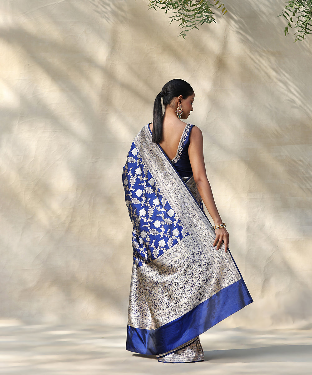 Dark_Blue_Handloom_Pure_Katan_Silk_Banarasi_Saree_With_Hibiscus_Flower_Jaal_WeaverStory_03