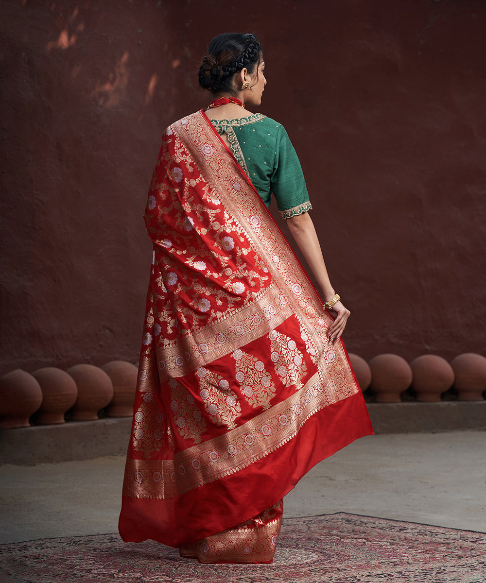 Red_Handloom_Pure_Katan_Silk_Banarasi_Saree_With_Gold_And_Silver_Zari_Jaal_WeaverStory_03