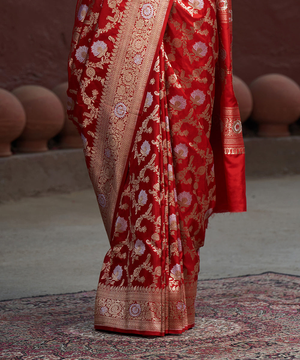 Red_Handloom_Pure_Katan_Silk_Banarasi_Saree_With_Gold_And_Silver_Zari_Jaal_WeaverStory_04