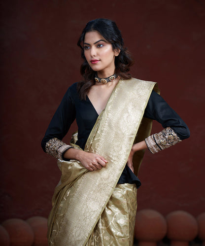 Handloom_Beige_Pure_Katan_Silk_Banarasi_Saree_With_Gold_Zari_Jaal_WeaverStory_01