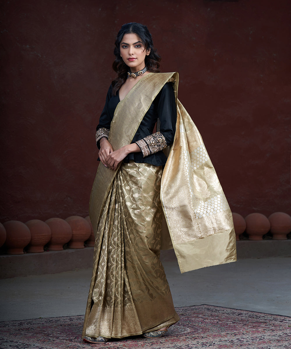 Handloom_Beige_Pure_Katan_Silk_Banarasi_Saree_With_Gold_Zari_Jaal_WeaverStory_02