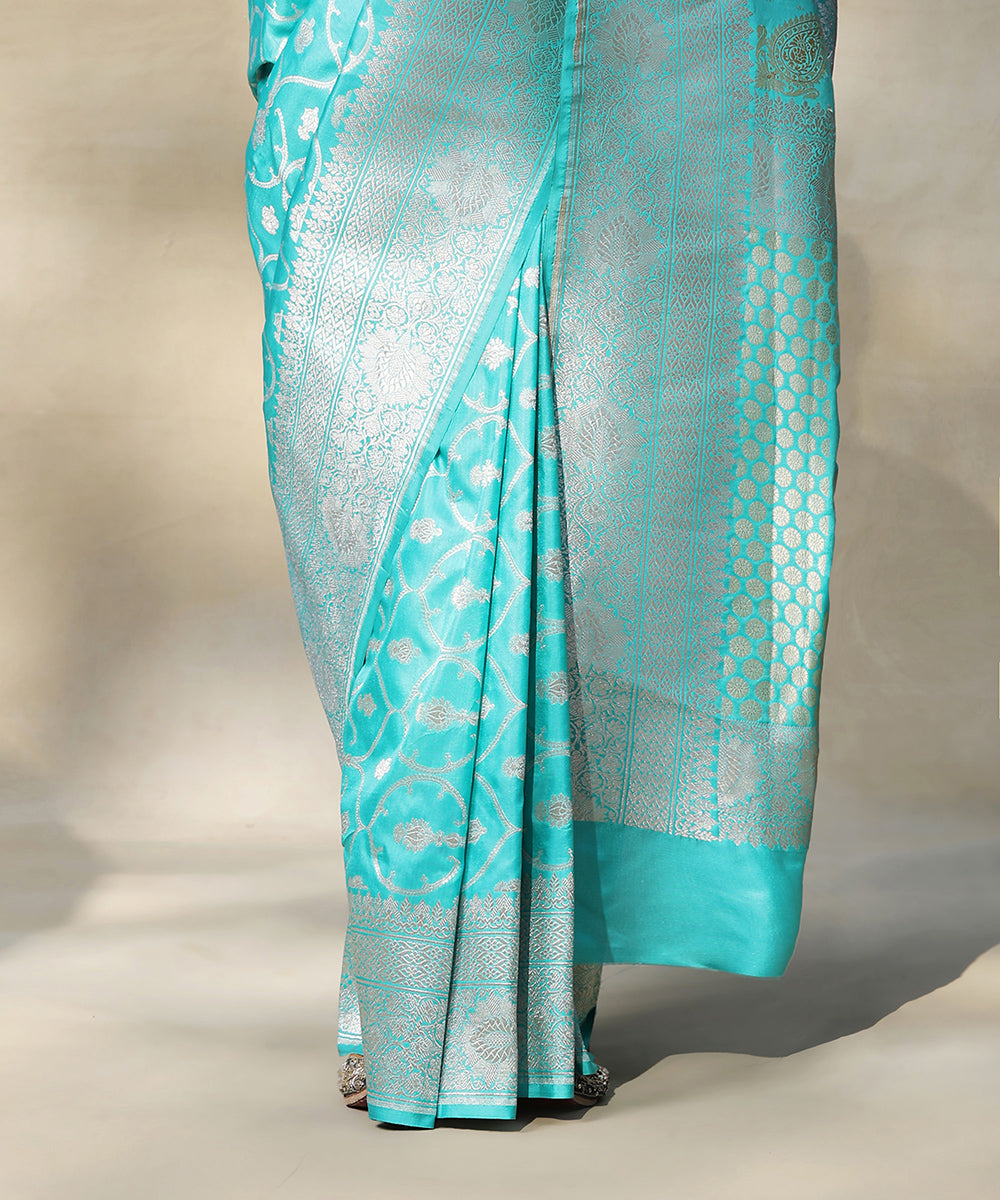 Light_Blue_Handloom_Pure_Katan_Silk_Banarasi_Saree_With_Silver_Zari_Jaal_WeaverStory_04