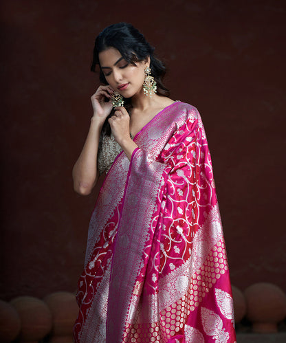 Purple_And_Pink_Handloom_Pure_Katan_Silk_Banarasi_Saree_With_Zari_Jaal_WeaverStory_01