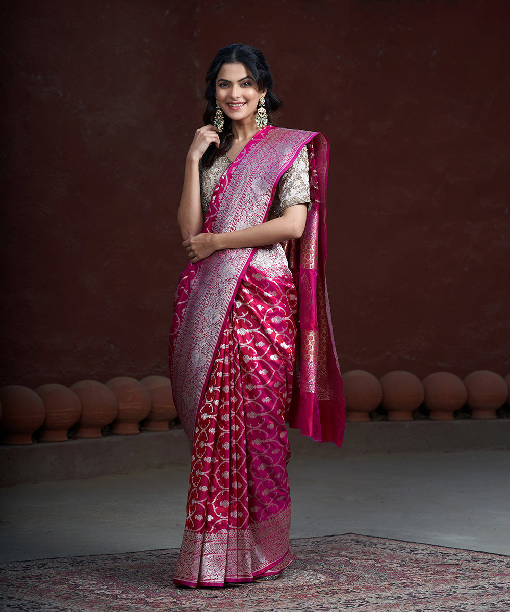 Purple_And_Pink_Handloom_Pure_Katan_Silk_Banarasi_Saree_With_Zari_Jaal_WeaverStory_02