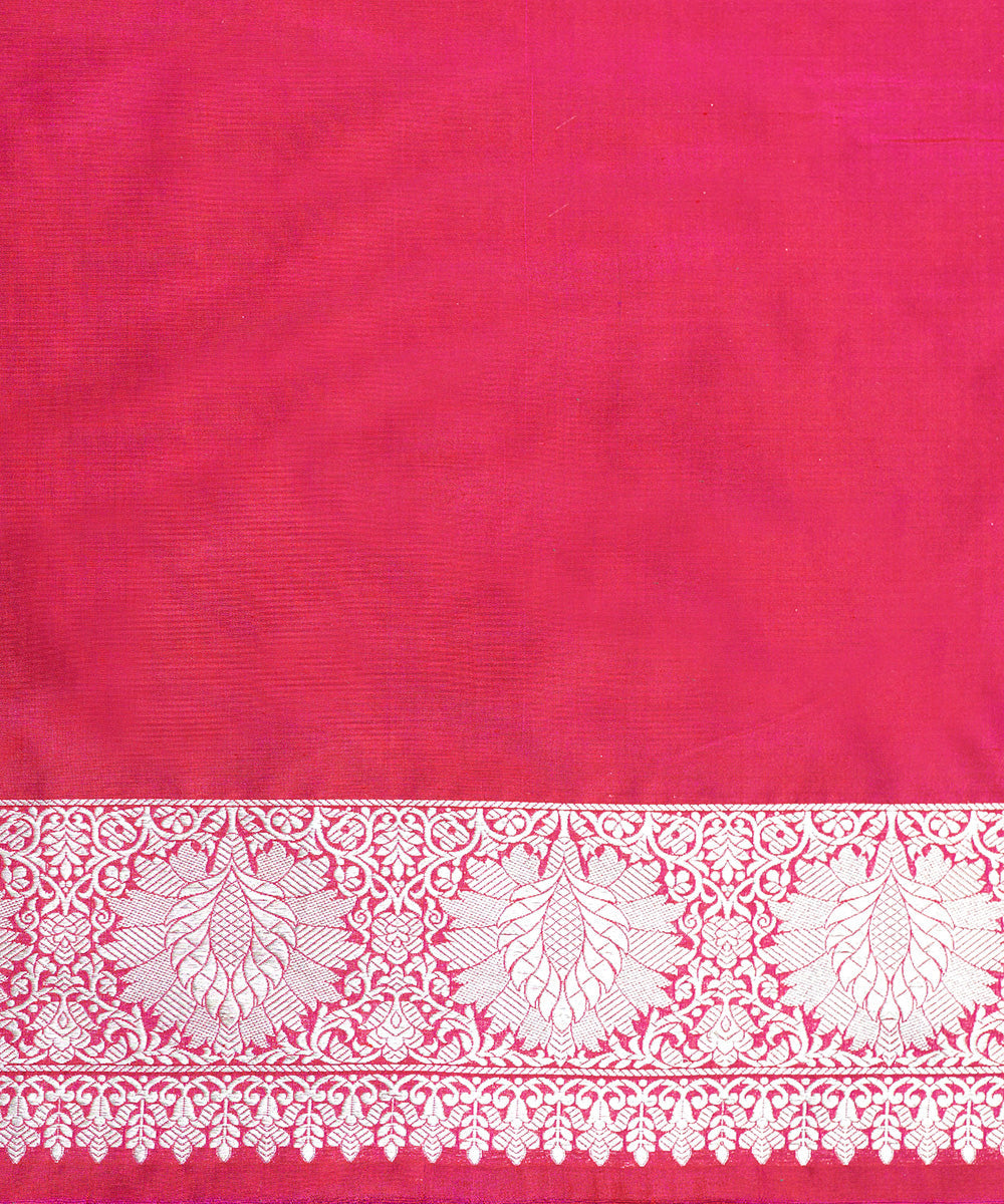 Purple_And_Pink_Handloom_Pure_Katan_Silk_Banarasi_Saree_With_Zari_Jaal_WeaverStory_05