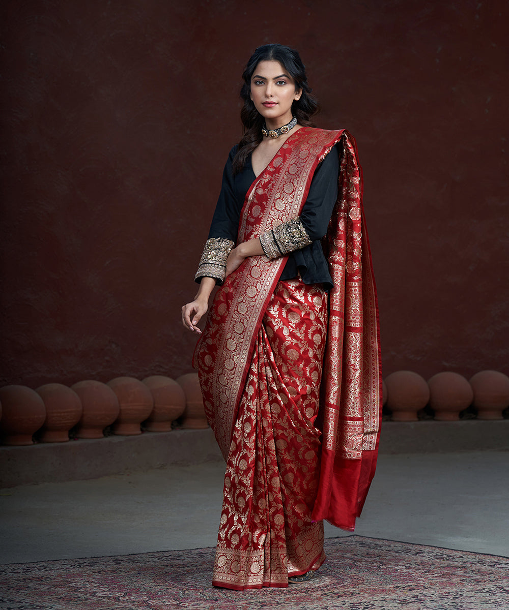 Handloom_Red_Pure_Katan_Silk_Banarasi_Saree_With_Floral_Zari_Jaal_WeaverStory_02