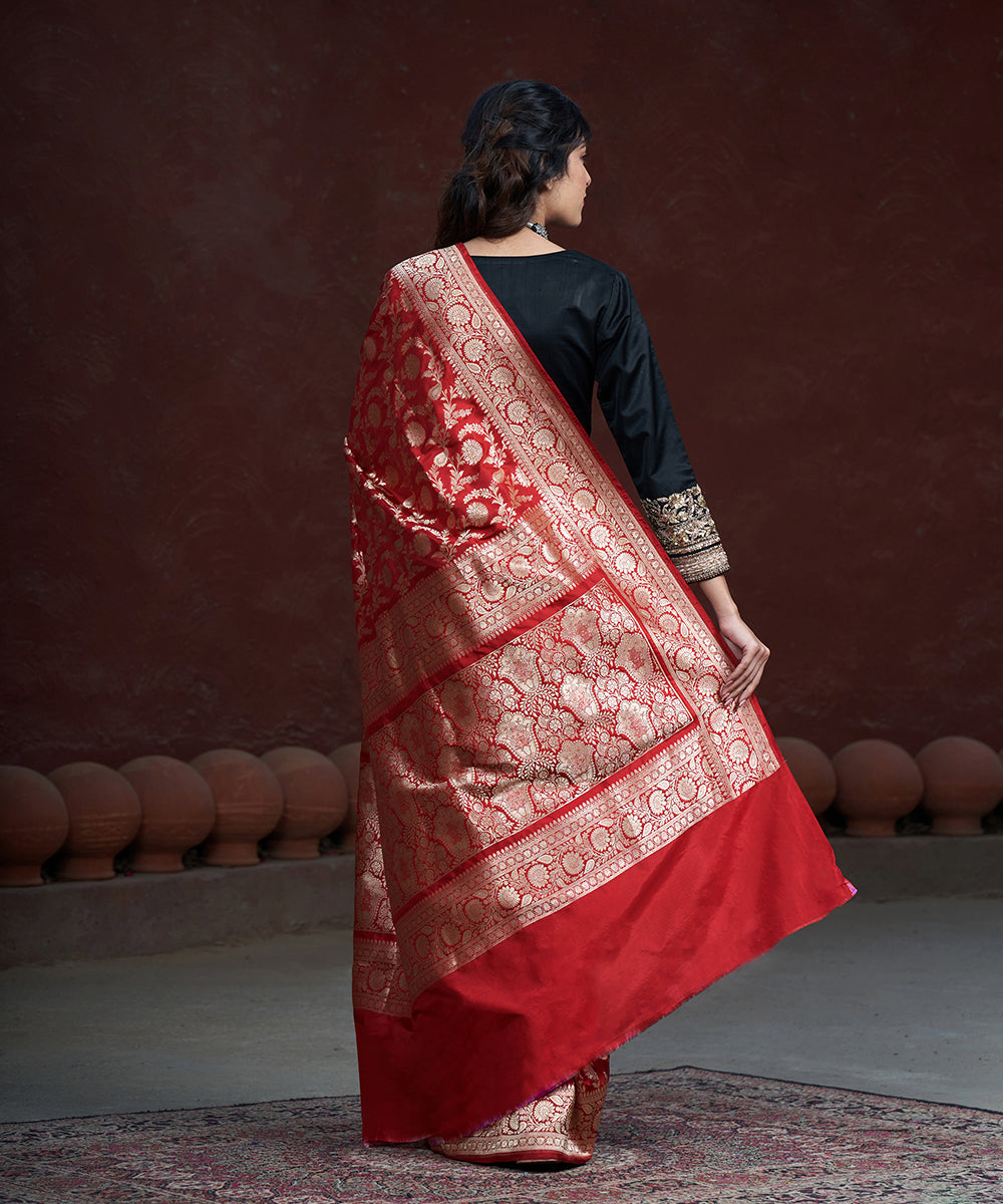 Handloom_Red_Pure_Katan_Silk_Banarasi_Saree_With_Floral_Zari_Jaal_WeaverStory_03