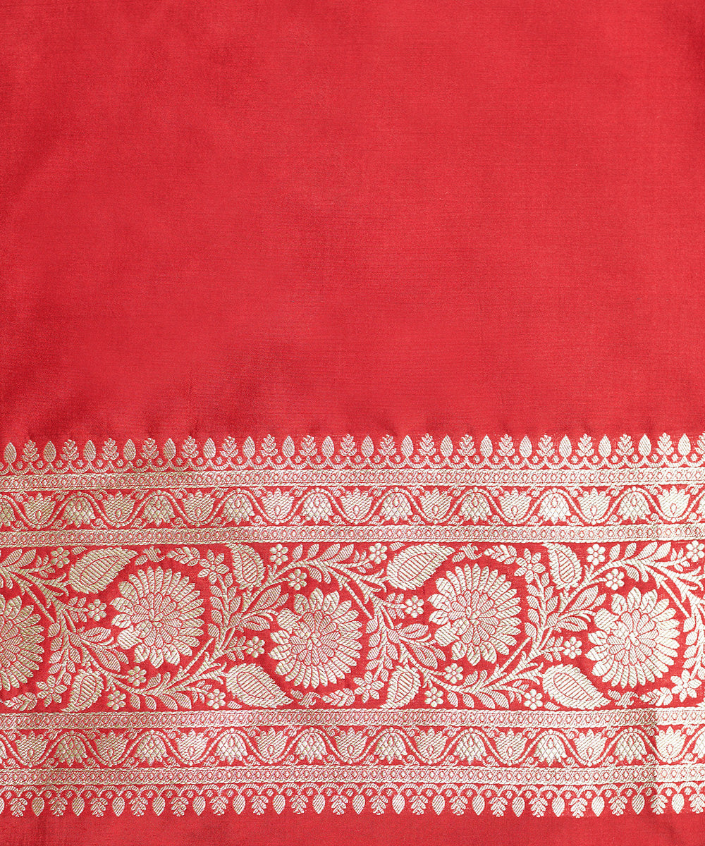Handloom_Red_Pure_Katan_Silk_Banarasi_Saree_With_Floral_Zari_Jaal_WeaverStory_05