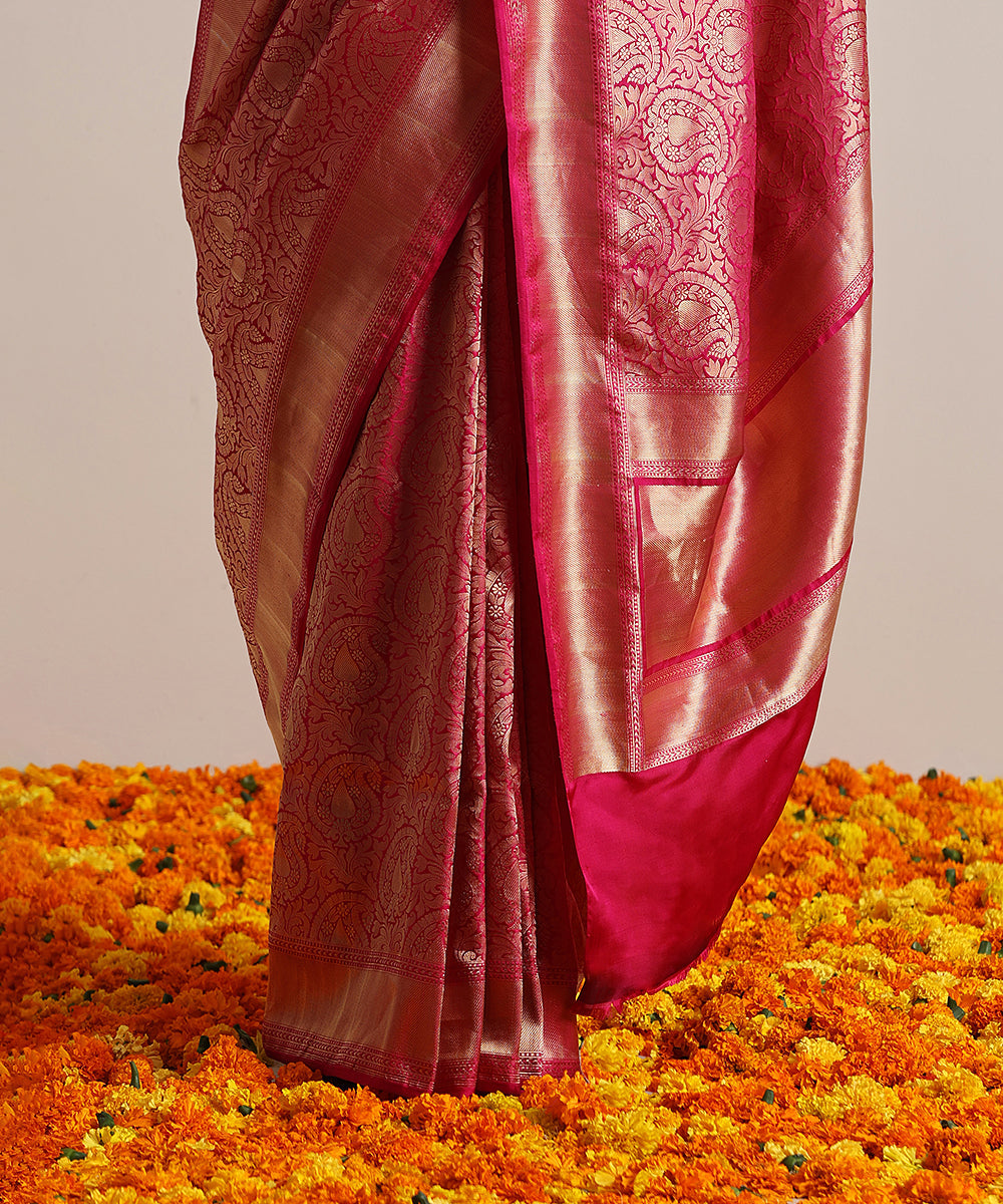 Handloom_Pink_Pure_Katan_Silk_Kimkhab_Banarasi_Saree_With_All_Over_Gold_Zari_Paisley_Jaal_WeaverStory_04