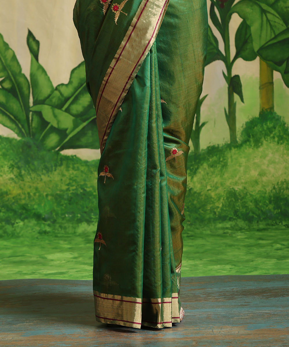 Golden_Green_Handloom_Double_Shade_Pure_Chanderi_Silk_Saree_WeaverStory_04