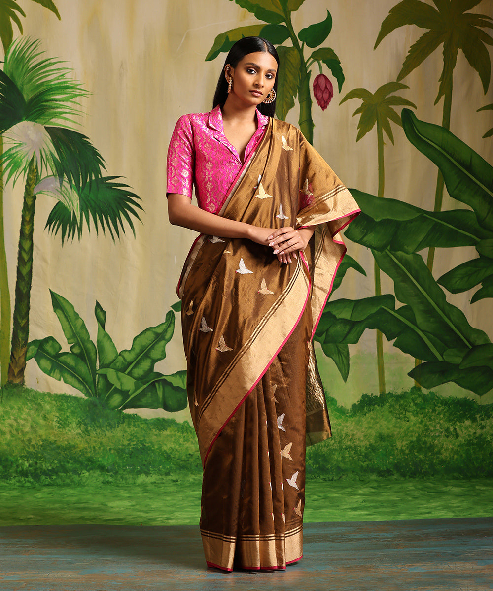 Handloom_Chocolate_Brown_Pure_Chanderi_Silk_Saree_With_Gold_Zari_Chidiyaa_Booti_WeaverStory_02