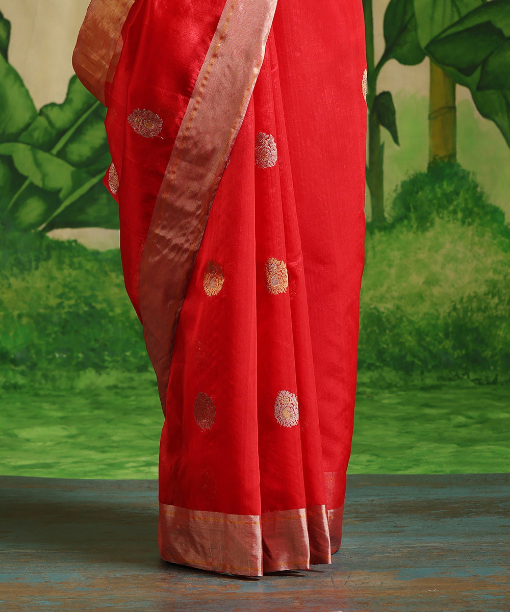 Handloom_Red_Pure_Chanderi_Gold_With_Meenakari_Booti_With_Tissue_Border_Saree_WeaverStory_04