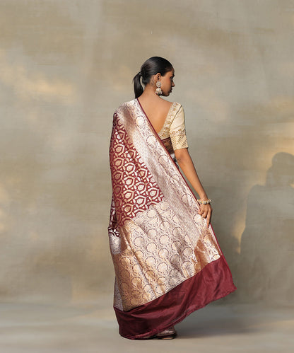 Dark_Wine_Handloom_Pure_Katan_Silk_Banarasi_Saree_With_Cutwork_Jaal_And_Kadhwa_Border_WeaverStory_03