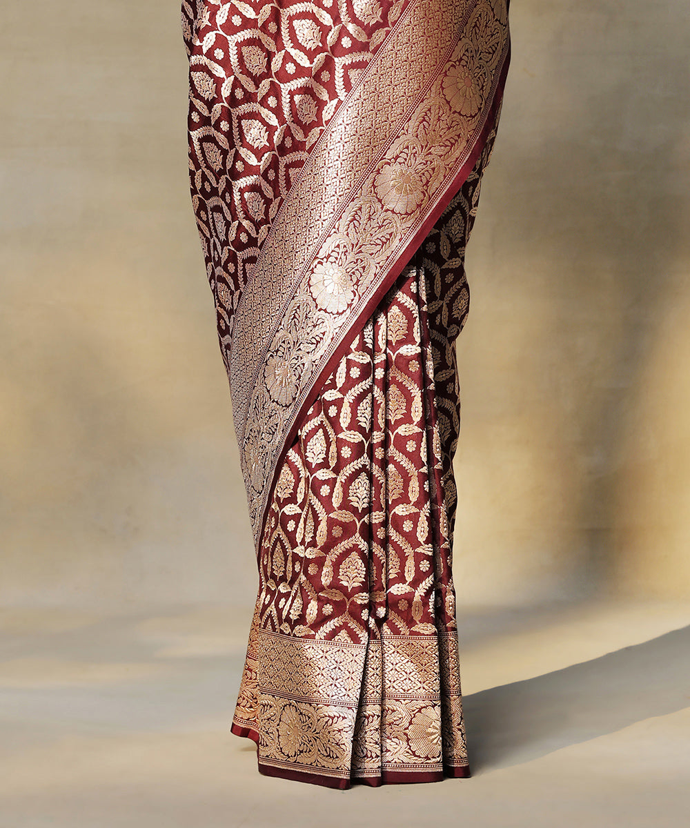 Dark_Wine_Handloom_Pure_Katan_Silk_Banarasi_Saree_With_Cutwork_Jaal_And_Kadhwa_Border_WeaverStory_04