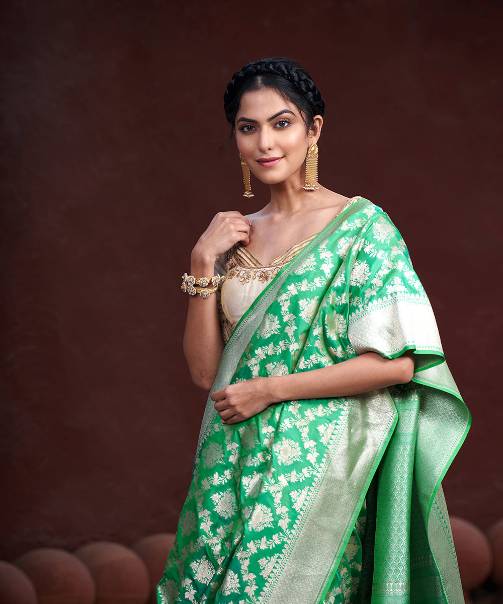 Handloom_Mint_Green_Double_Shade_Pure_Katan_Silk_Banarasi_Saree_WeaverStory_01