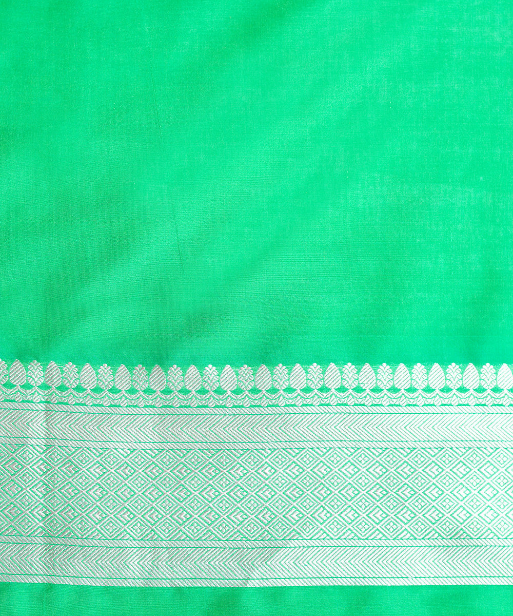 Handloom_Mint_Green_Double_Shade_Pure_Katan_Silk_Banarasi_Saree_WeaverStory_05