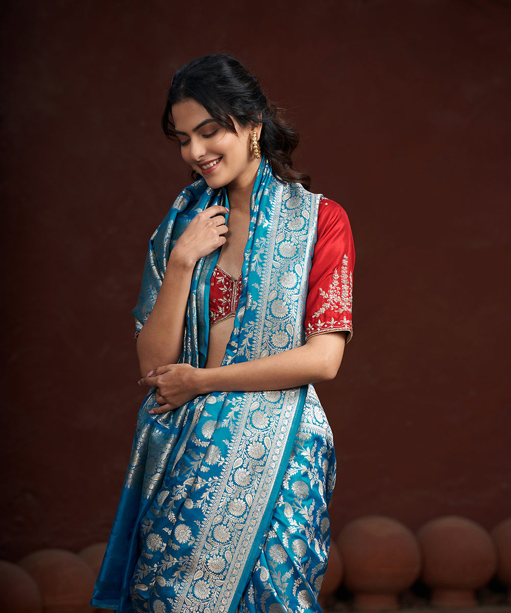 Handloom_Cobalt_Blue_Pure_Katan_Silk_Banarasi_Saree_With_Floral_Jaal_WeaverStory_01