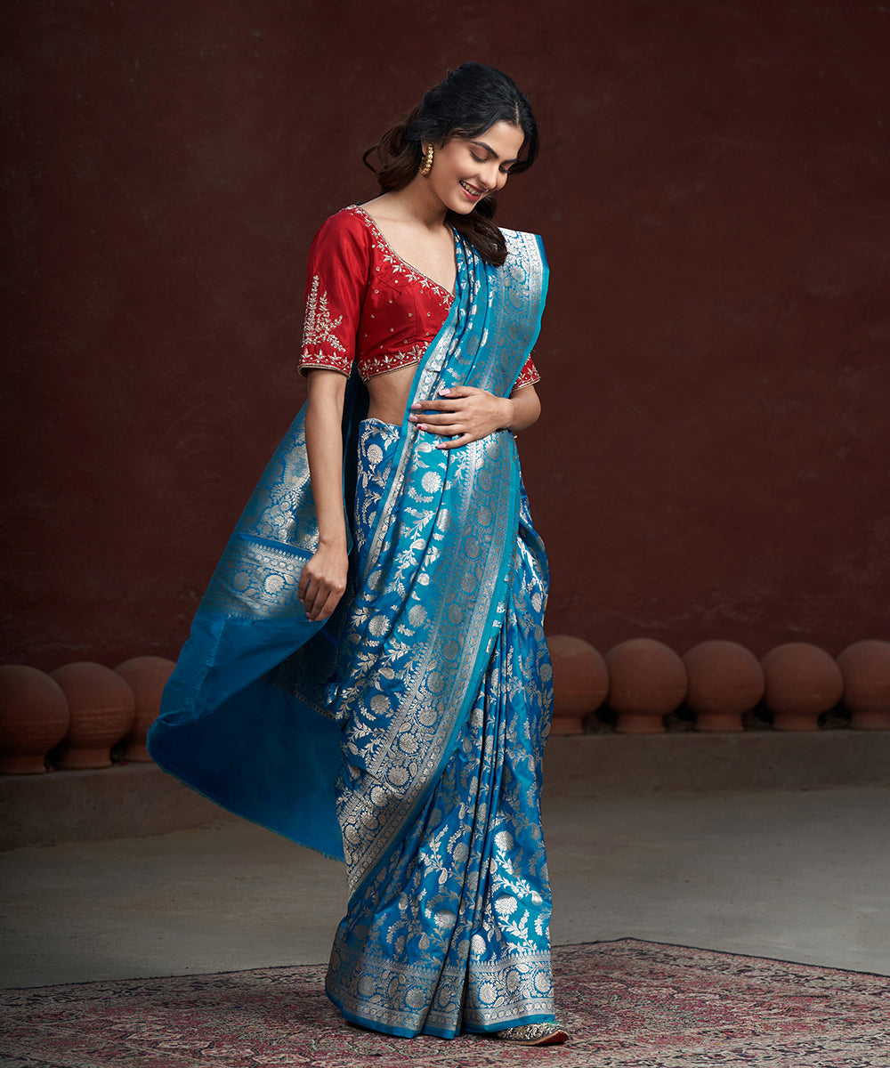 Handloom_Cobalt_Blue_Pure_Katan_Silk_Banarasi_Saree_With_Floral_Jaal_WeaverStory_02