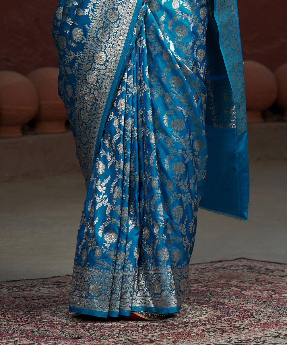 Handloom_Cobalt_Blue_Pure_Katan_Silk_Banarasi_Saree_With_Floral_Jaal_WeaverStory_04