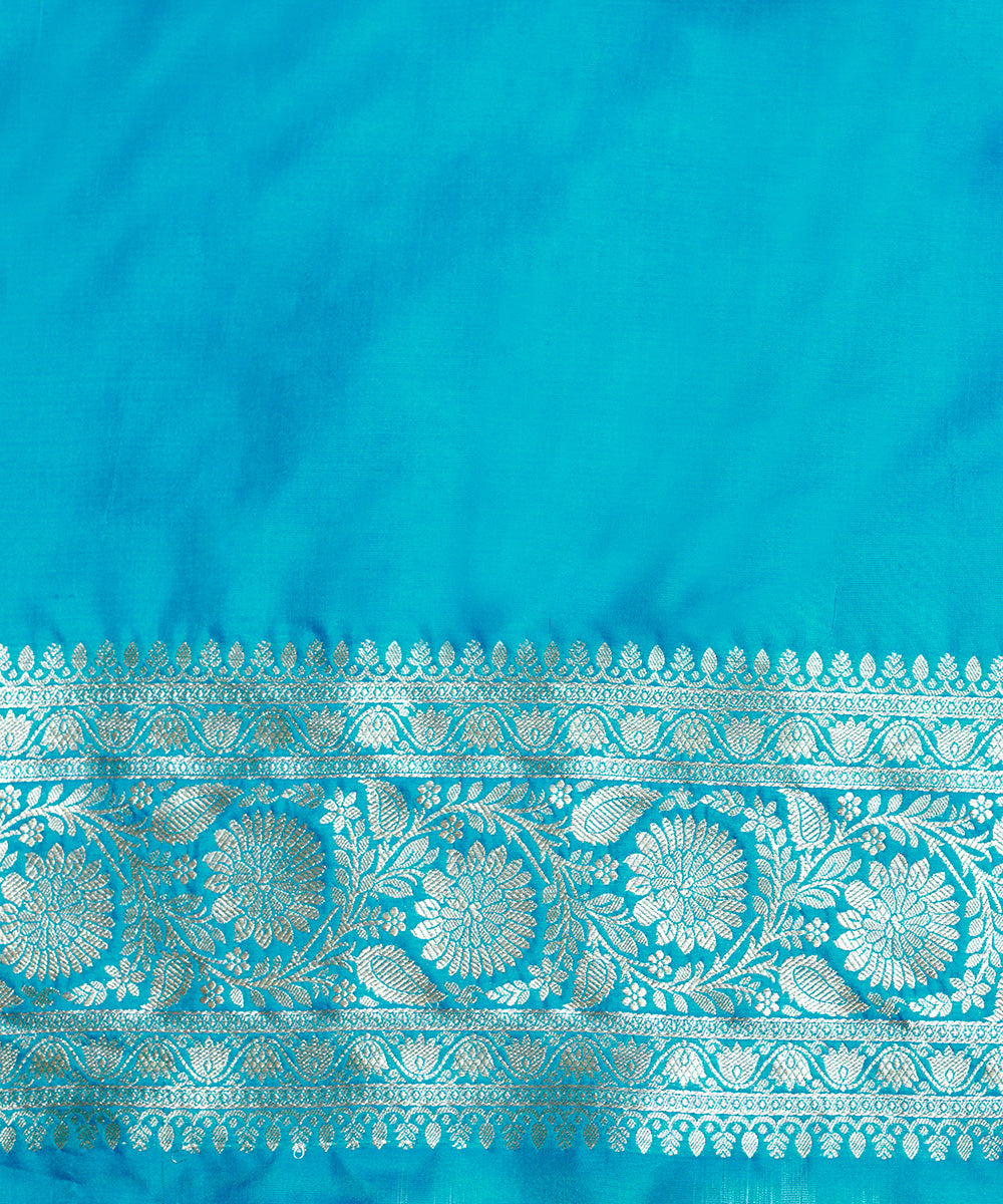Handloom_Cobalt_Blue_Pure_Katan_Silk_Banarasi_Saree_With_Floral_Jaal_WeaverStory_05