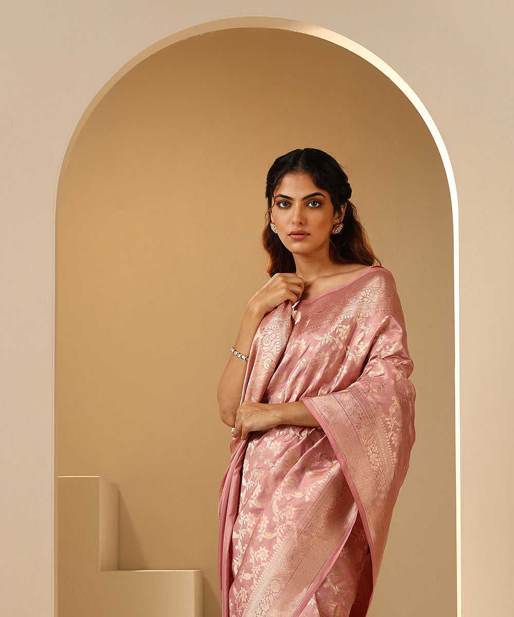 Handloom_Mauve_Pure_Katan_Silk_Banarasi_Saree_With_Kadhwa_Border_WeaverStory_01