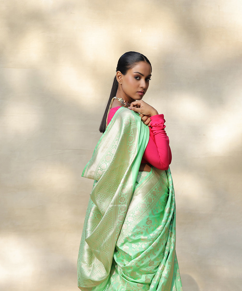 Handloom_Neon_Green_Pure_Katan_Silk_Banarasi_Saree_With_Cutwork_Jaal_And_Kadhwa_Border_WeaverStory_01