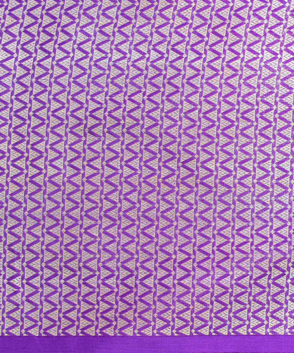 Purple_Handloom_Pure_Katan_Silk_Banarasi_Saree_With_Paisley_Border_WeaverStory_05