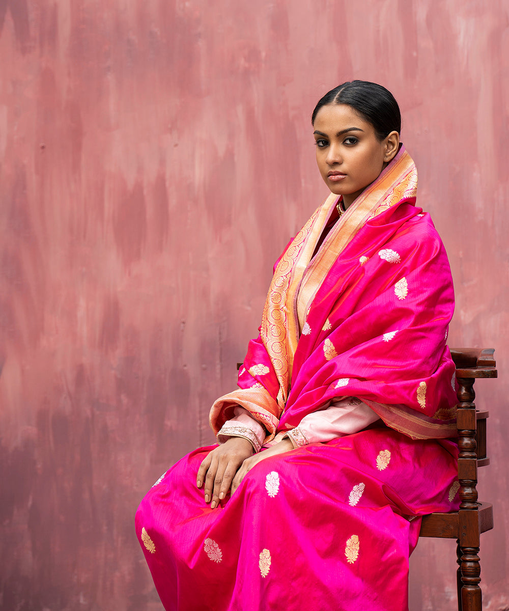 Handloom_Rani_Pink_Pure_Katan_Silk_Banarasi_Saree_With_Kadhwa_Booti_WeaverStory_01