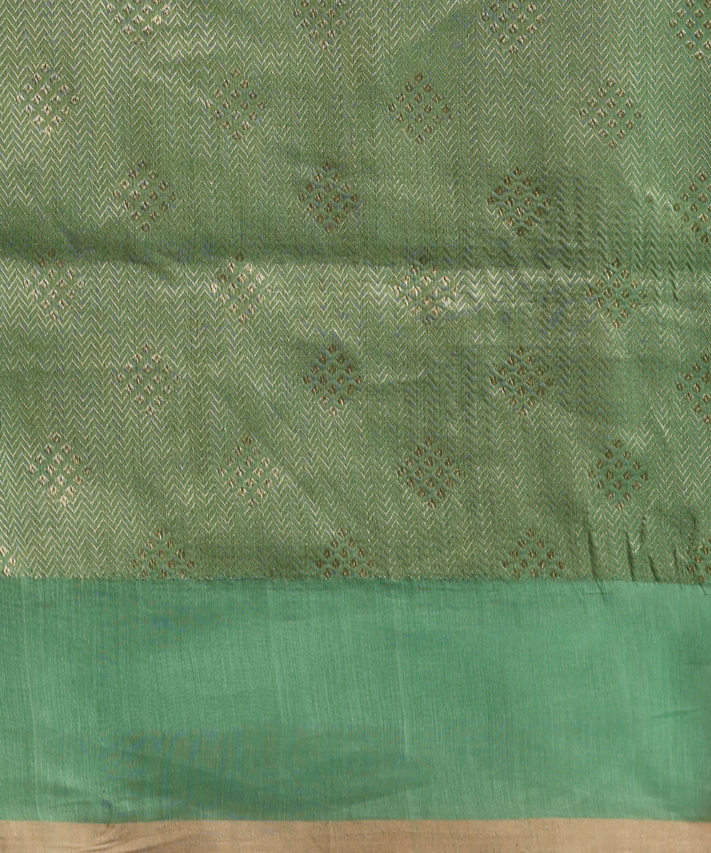 Handloom_Pastel_Green_Pure_Cotton_Banarasi_Saree_With_Sona_Rupa_Booti_And_Kadhwa_Border_WeaverStory_05