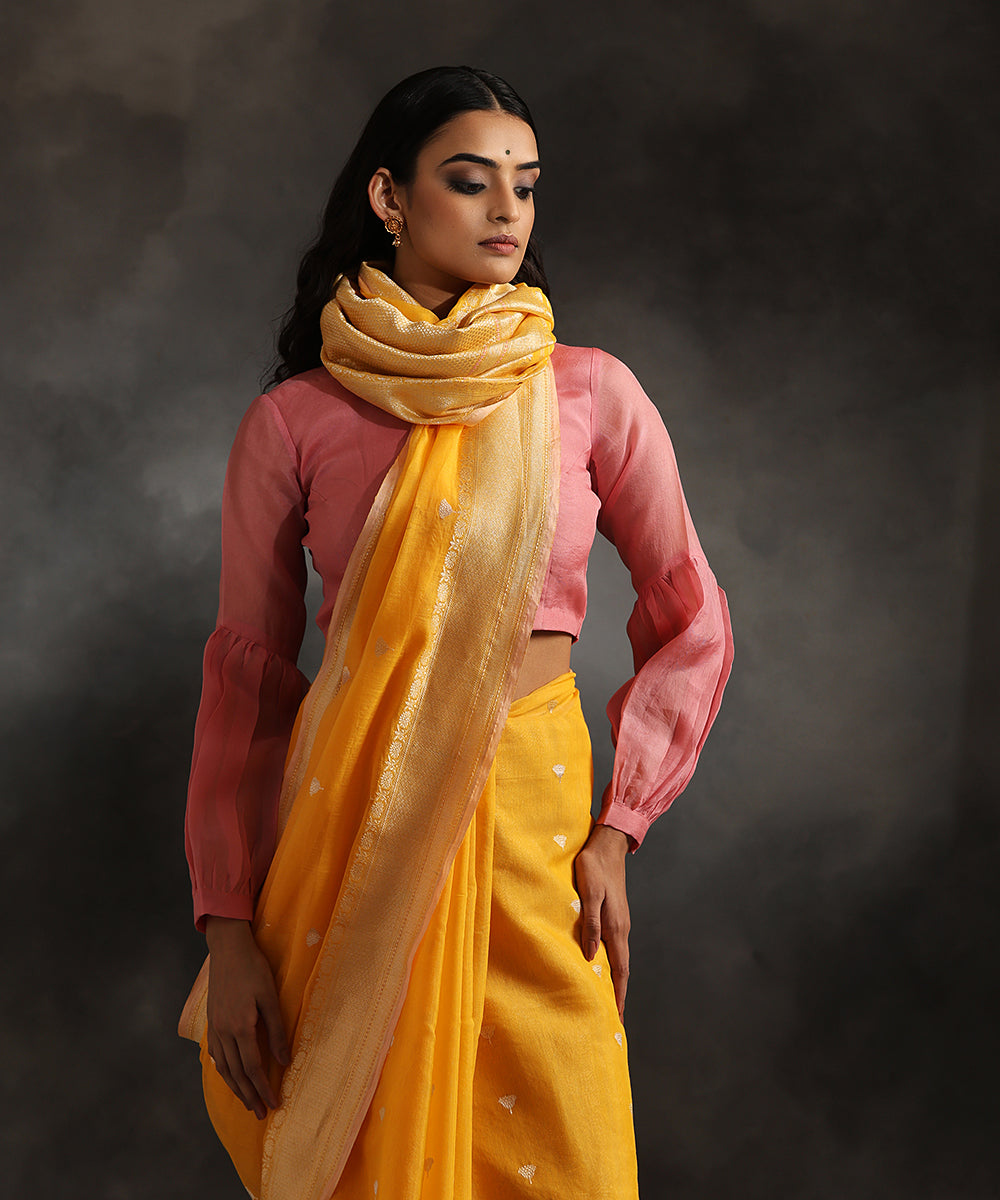 Handloom_Yellow_Pure_Cotton_Banarasi_Saree_With_Sona_Rupa_Booti_And_Kadhwa_Border_WeaverStory_01