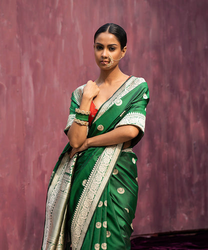 Handloom_Bottle_Green_Pure_Katan_Silk_Banarasi_Saree_With_Chand_Boota_WeaverStory_01