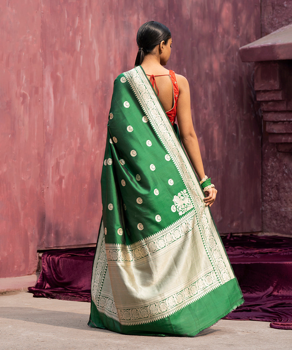 Handloom_Bottle_Green_Pure_Katan_Silk_Banarasi_Saree_With_Chand_Boota_WeaverStory_03