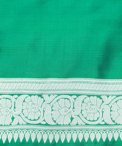 Handloom_Bottle_Green_Pure_Katan_Silk_Banarasi_Saree_With_Chand_Boota_WeaverStory_05