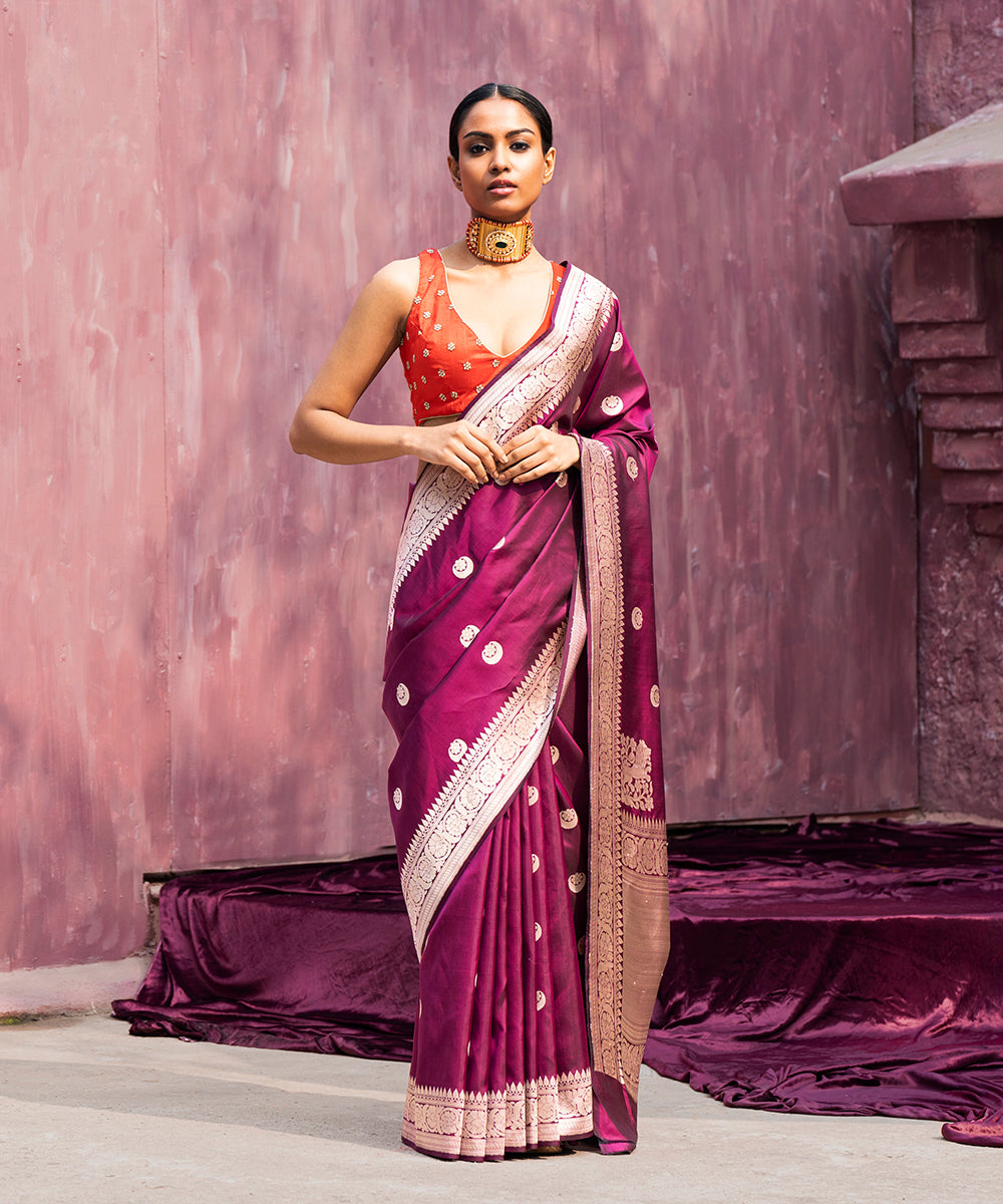 Handloom_Dark_Purple_Pure_Katan_Silk_Banarasi_Saree_With_Chand_Boota_WeaverStory_02