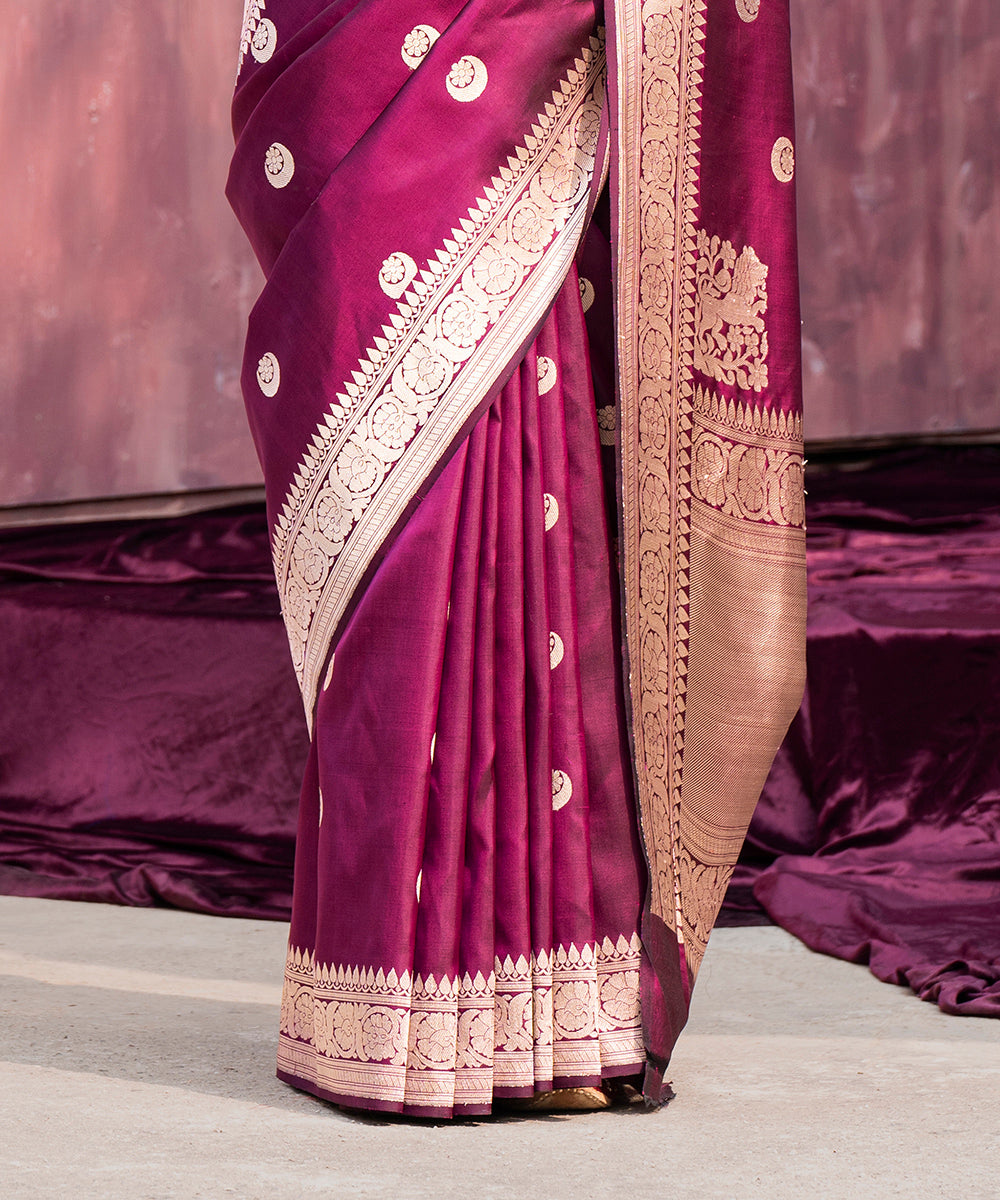 Handloom_Dark_Purple_Pure_Katan_Silk_Banarasi_Saree_With_Chand_Boota_WeaverStory_04