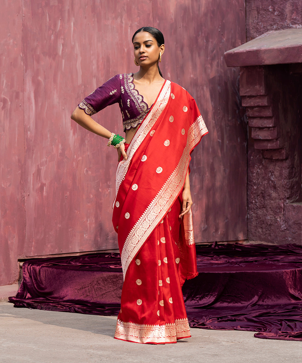 Buy Scarlet Red Saree In Silk With Weaved Floral Buttis And Bandhani  Printed Pallu Online - Kalki Fashion