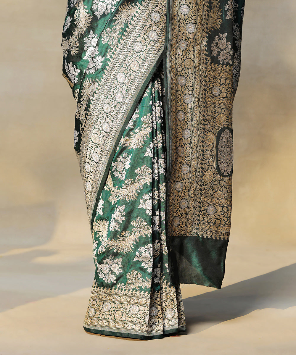 Handloom_Bottle_Green_Pure_Katan_Silk_Banarasi_Saree_With_Sona_Rupa_Jaal_WeaverStory_04