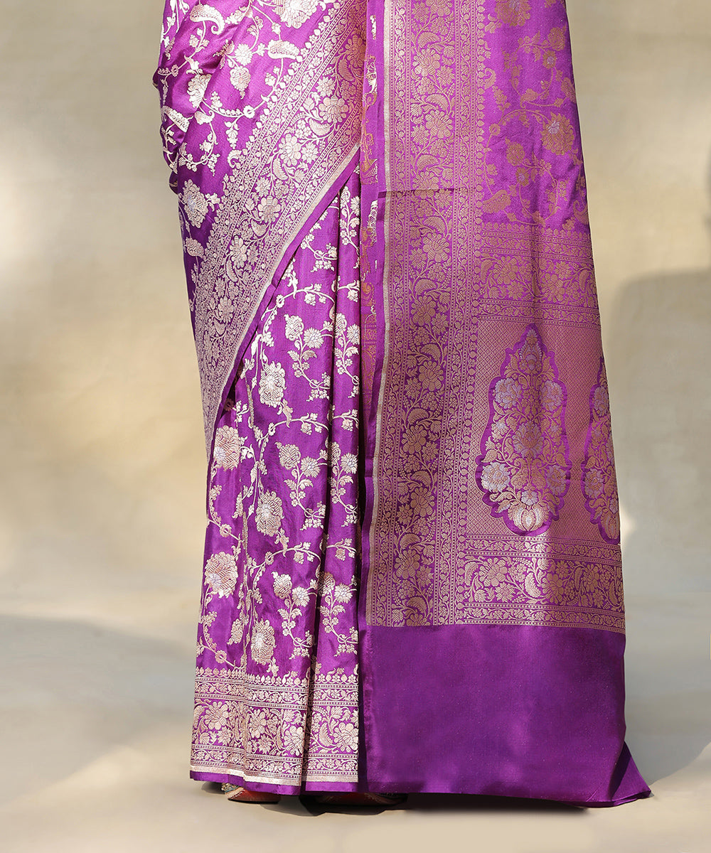 Purple_Handloom_Pure_Katan_Silk_Banarasi_Saree_With_Zari_Floral_Jaal_WeaverStory_04