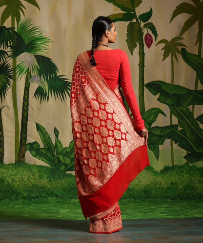 Handloom_Rani_Pink_And_Red_Two_Color_Pure_Georgette_Banarasi_Bandhej_Saree_WeaverStory_03